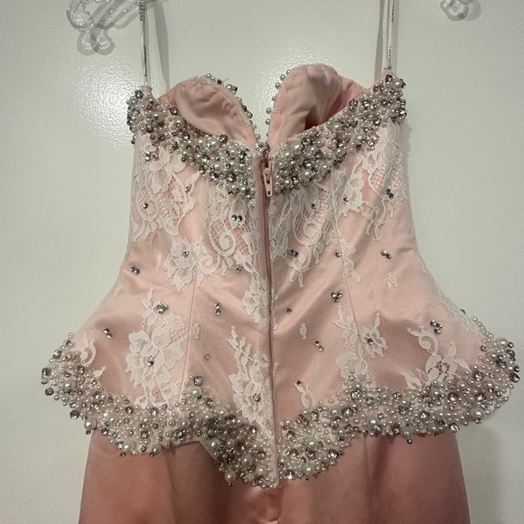 Stunning Sherri Hill Peplum Gown - Picture 4 of 4